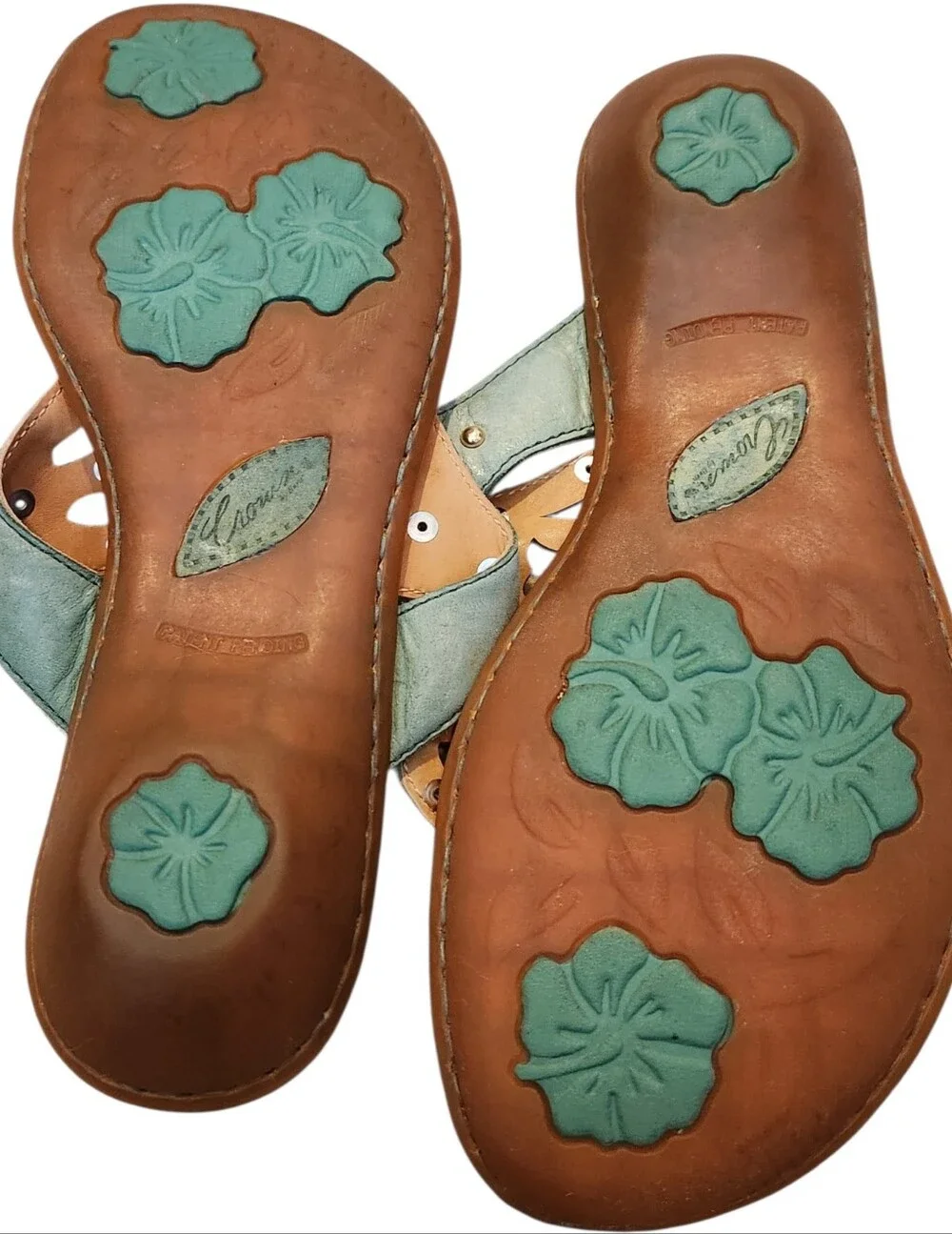 Crown by Born Sage Green Gold Studded Cutout Leather Thong Sandals Size 6 Flats